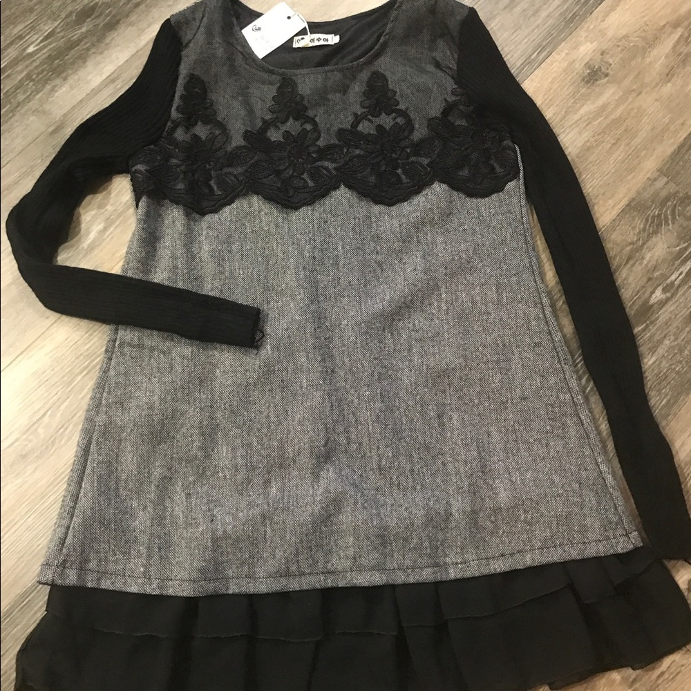 Short tweed, lace & knit sleeved dress